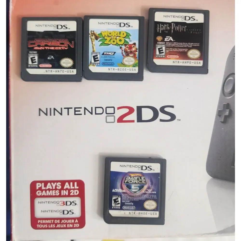 2DS Console with [8] 2DS games, Box, and Plastic Case, Everything Works